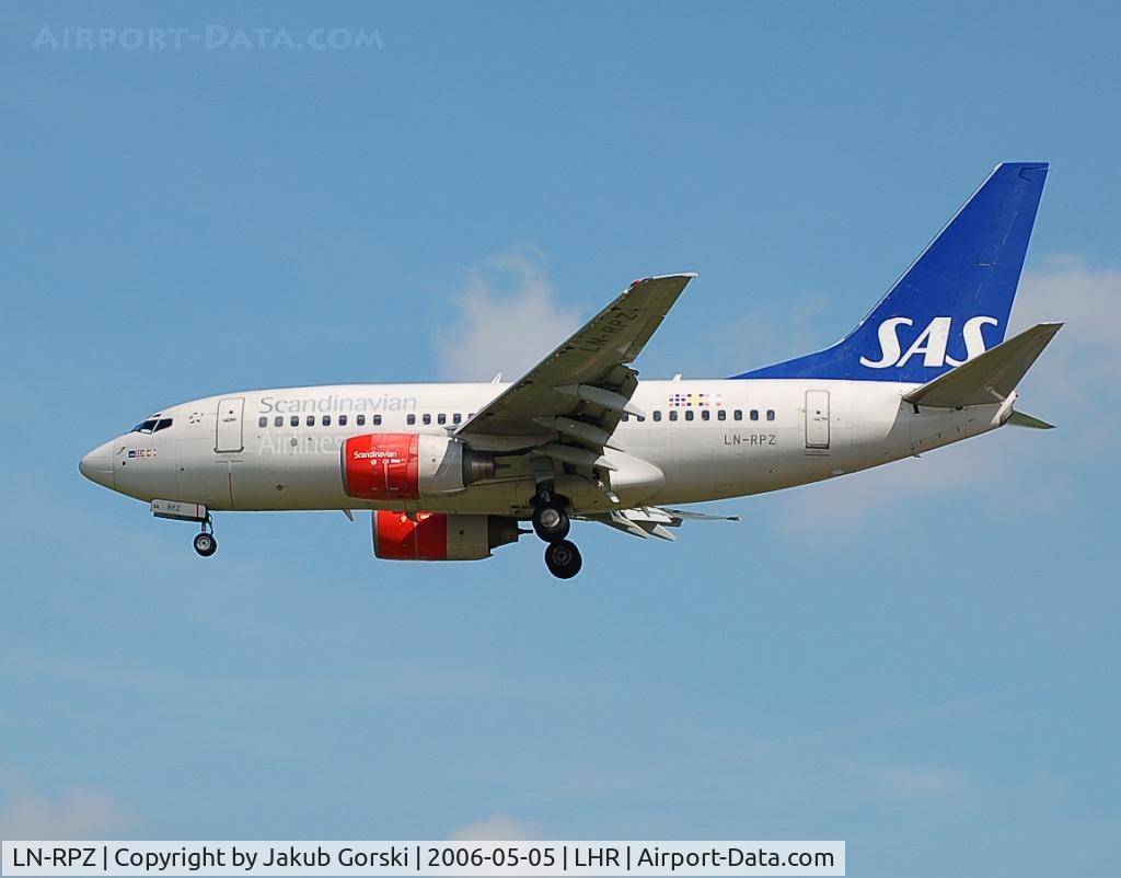 LN-RPZ, 1998 Boeing 737-683 C/N 28293, I captured this plane at LHR