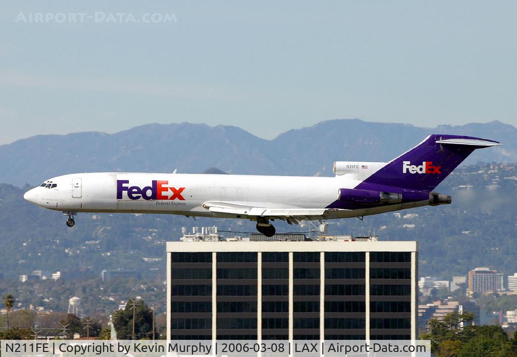 N211FE, 1984 Boeing 727-2S2F C/N 22933, Old timer drifting into L.A.