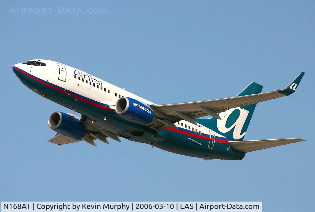 N168AT, 2004 Boeing 737-76N C/N 32653, Blasting out of LAS.