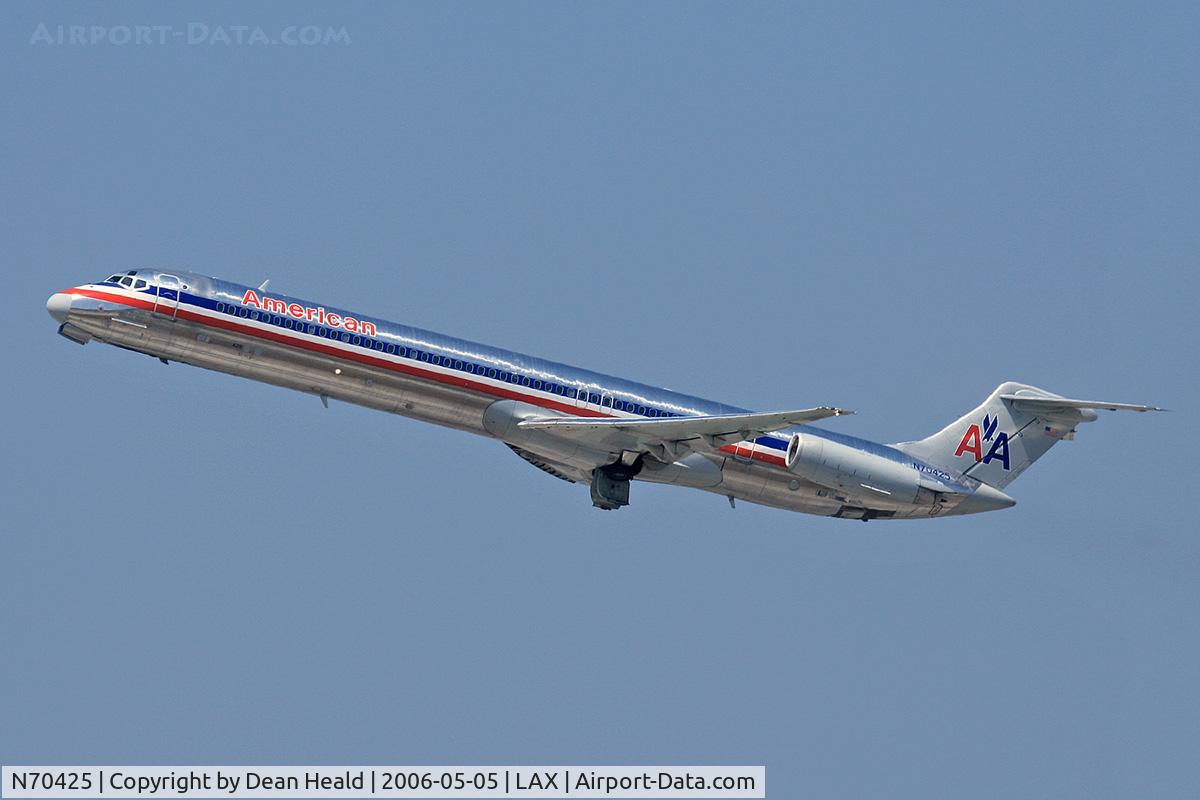 N70425, 1986 McDonnell Douglas MD-82 (DC-9-82) C/N 49337, American Airlines N70425 (FLT AAL1744) departing RWY 25R enroute to Chicago Ohare Int'l (KORD), Illinois.