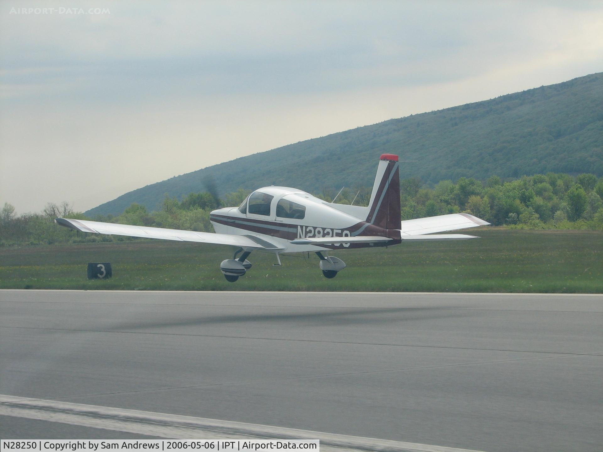 N28250, 1978 Gulfstream American Corp AA-5B C/N AA5B0968, Just after lift off rwy 09 IPT