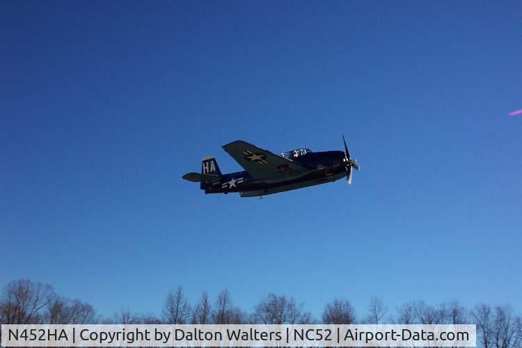N452HA, 1945 Grumman TBM-3W2 Avenger C/N 2469, TBM Low pass