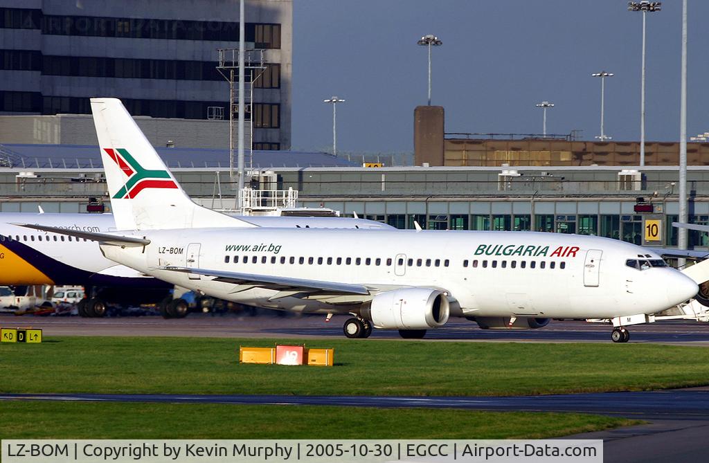 LZ-BOM, 1997 Boeing 737-36Q C/N 29059, Leaving the terminal.