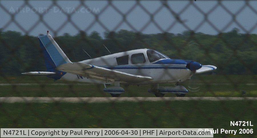 N4721L, 1967 Piper PA-28-180 C/N 28-4043, Taxiing about here at KPHF