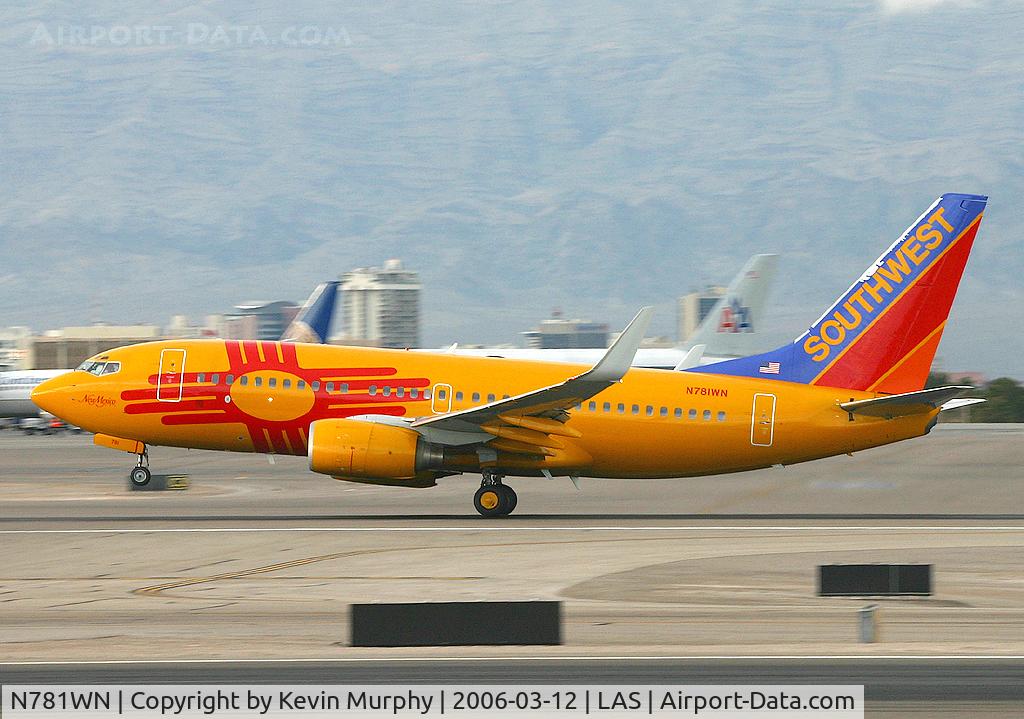 N781WN, 2000 Boeing 737-7H4 C/N 30601, Southwest logo jet dashing out of Vegas.