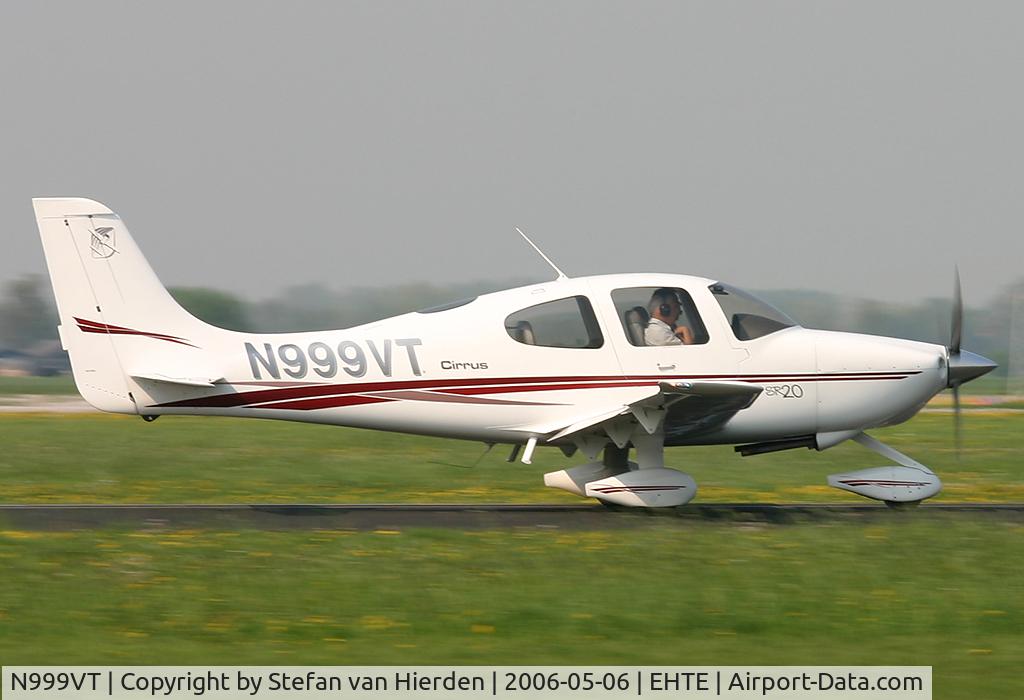 N999VT, 2002 Cirrus SR20 C/N 1246, Just landed at Teuge airfield (EHTE)