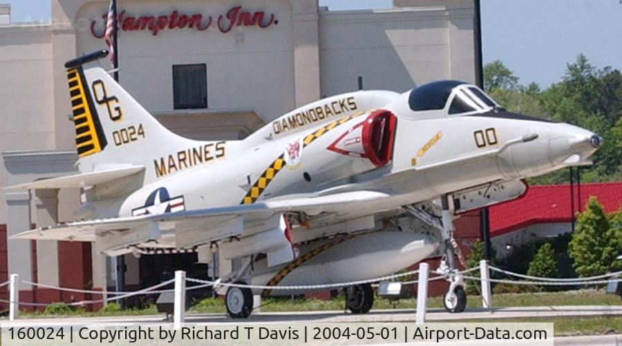 160024, 1976 Douglas A-4M Skyhawk C/N 14526, A4M Skyhawk 160024/Q6-00 at the Havelock N.C. Visitors Center