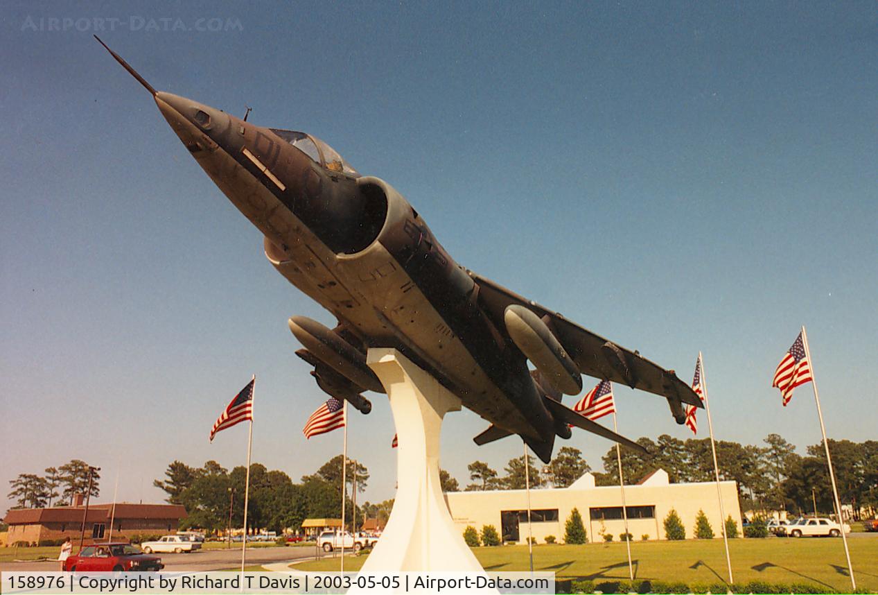 158976, Hawker Siddeley AV-8A Harrier C/N 712137/59, AV-8A Harrier 158976/GC-00 in front of the Havelock N.C. Police Station