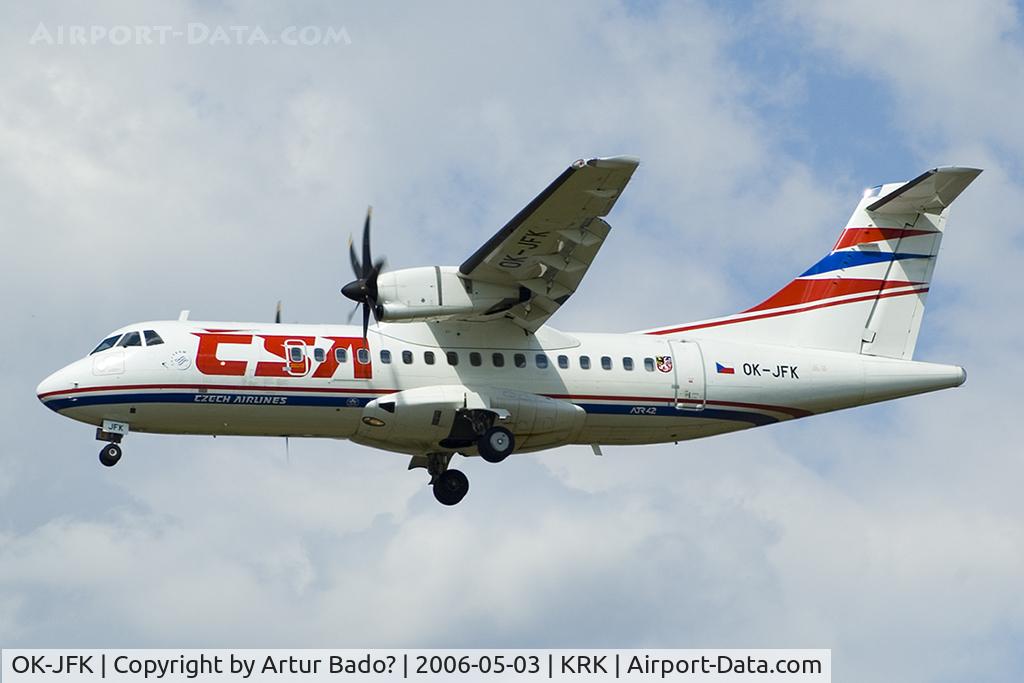 OK-JFK, 2004 ATR 42-500 C/N 625, landing on rwy 25 - CSA - ATR 42-500