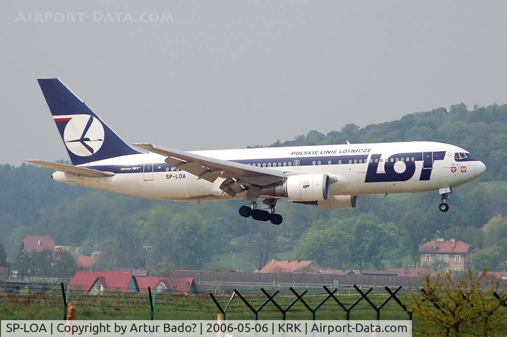 SP-LOA, 1989 Boeing 767-25DER C/N 24733, Lot - landing on rwy 07