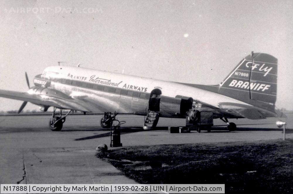 N17888, 1972 Schweizer SGS 2-33A C/N 258, Last BNF through Quincy, Il. Captain Thompson, FO Cole, Hostess Langland