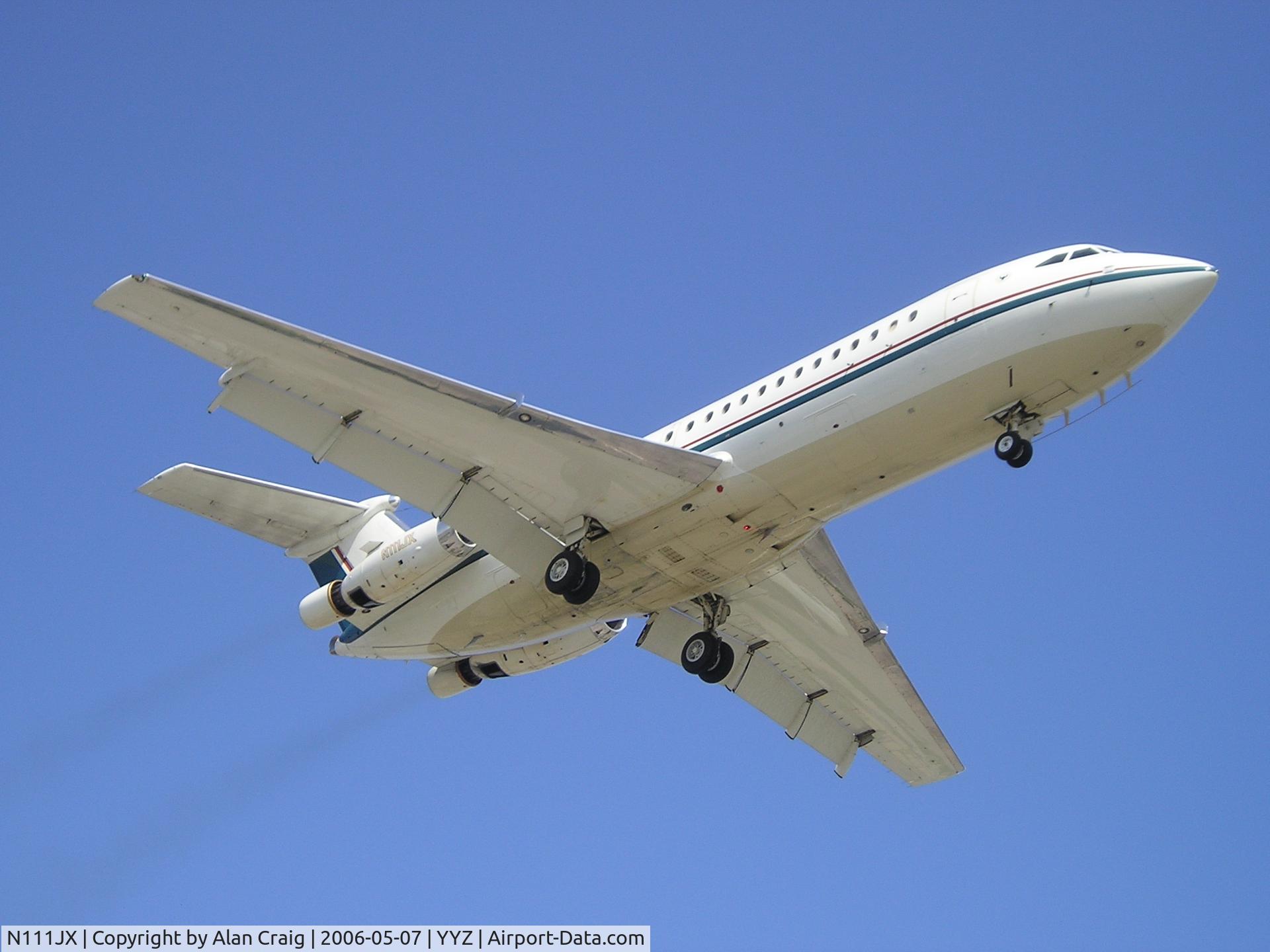 N111JX, 1969 BAC 111-414EG One-Eleven C/N BAC.163, On approach to R/W 23 at CYYZ (Toronto)