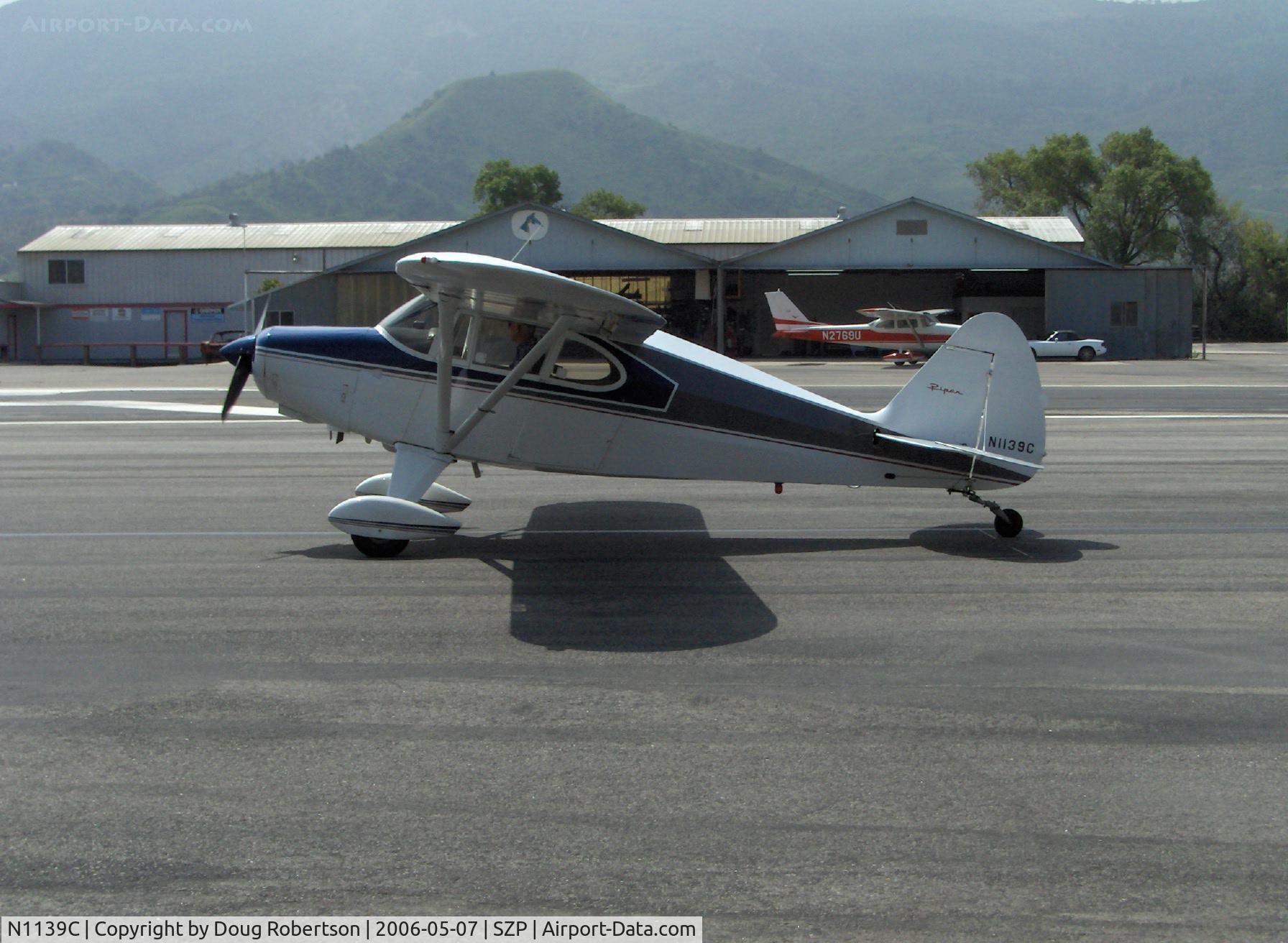 N1139C, 1953 Piper PA-22 C/N 22-975, 1953 Piper PA-22 Tri-Pacer tailwheel conversion to PACER appearance, Lycoming O-290D2 135 Hp, taxi to Runway 22. (1953 was last year of PA-20 PACER production)
