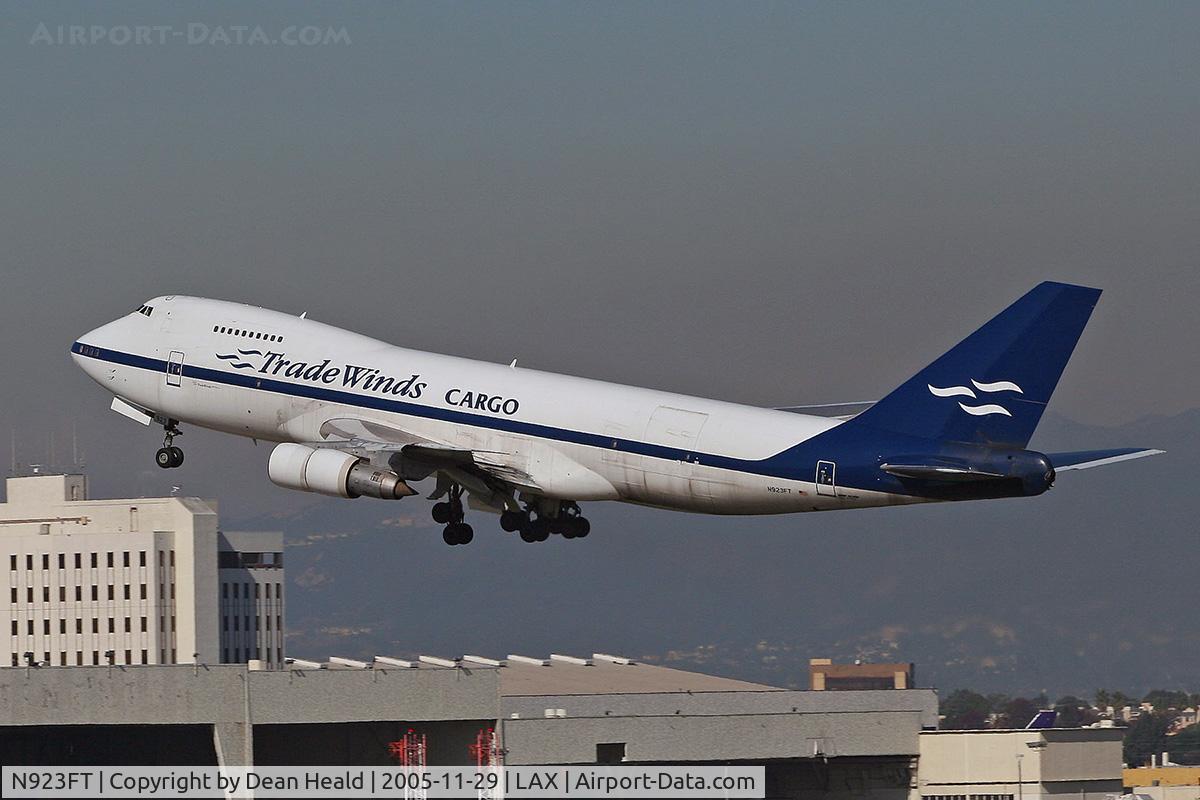 N923FT, 1982 Boeing 747-2U3B C/N 22769, Trade Winds Cargo N923FT (747-2U3B) departing LAX RWY 25R.