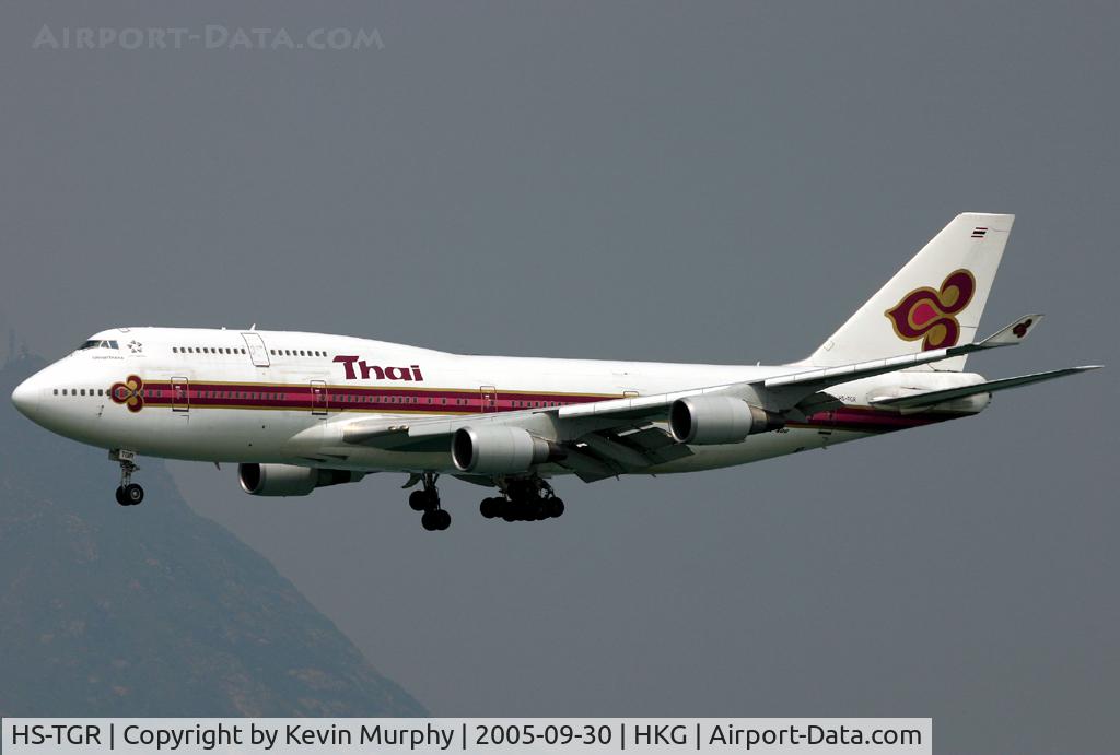 HS-TGR, 1995 Boeing 747-4D7 C/N 27723, Coming into a hazy Hong Kong.
