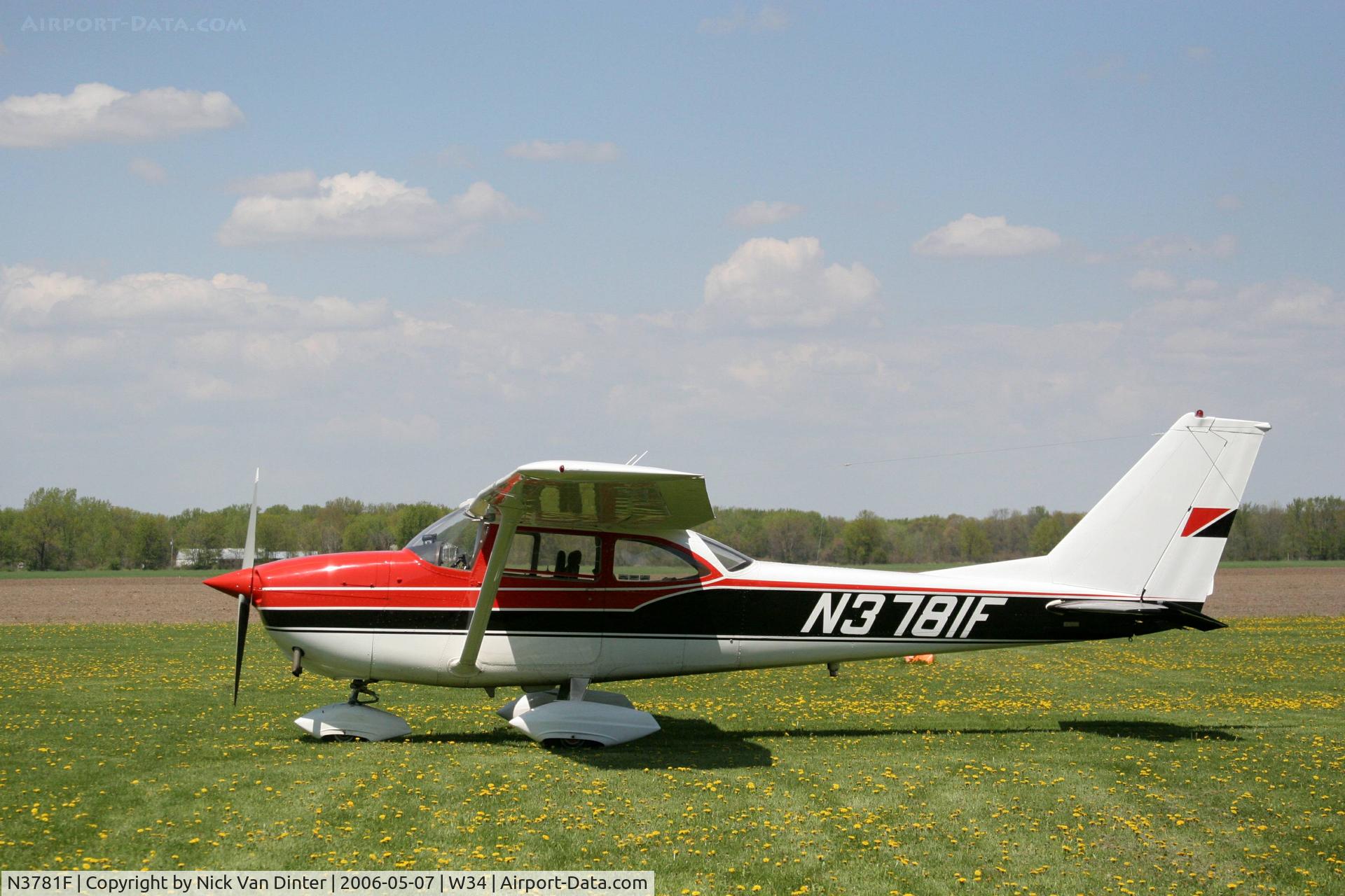 N3781F, 1966 Cessna 172H C/N 17255276, Seen at Shiocton, WI
