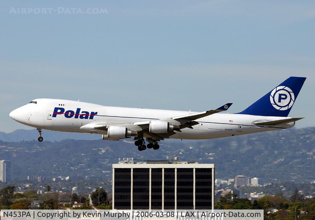 N453PA, 2001 Boeing 747-46NF C/N 30811, Polar freight dog coming down into LA.