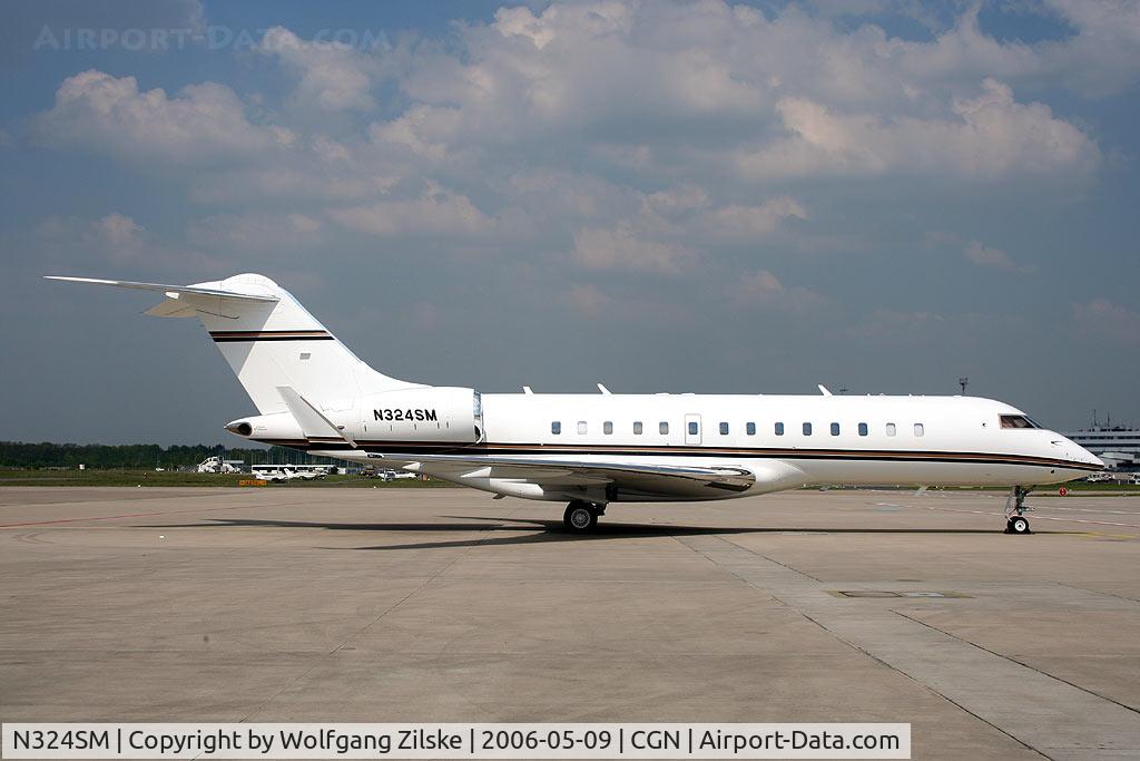 N324SM, 1999 Bombardier BD-700-1A10 Global Express C/N 9023, visitor