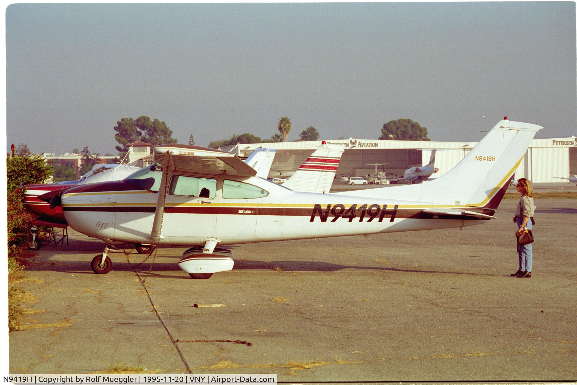 N9419H, 1981 Cessna 182R Skylane C/N 18267945, At VNY
