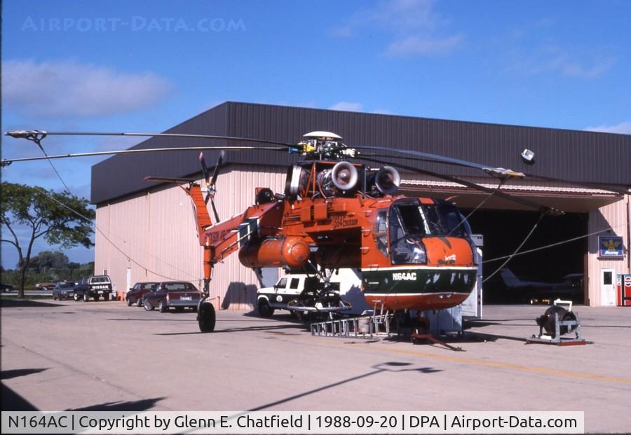 N164AC, 1968 Sikorsky S-64E C/N 64034D, In town for some heavy lifting, ex CH-54A 68-18432