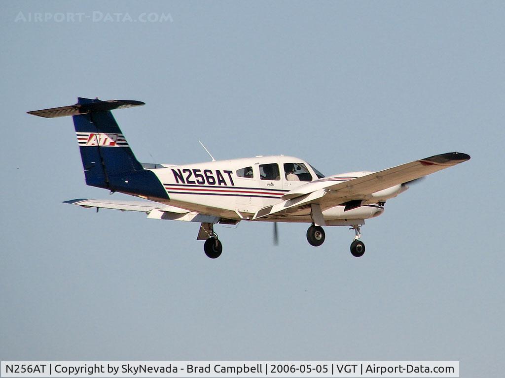 N256AT, 2001 Piper PA-44-180 Seminole C/N 4496067, Airline Transport Professionals / 2001 Piper PA-44-180 (Seminole)