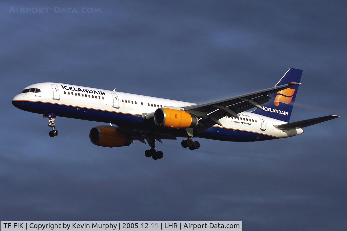 TF-FIK, 1996 Boeing 757-28A C/N 26276, Coming into 27L.
