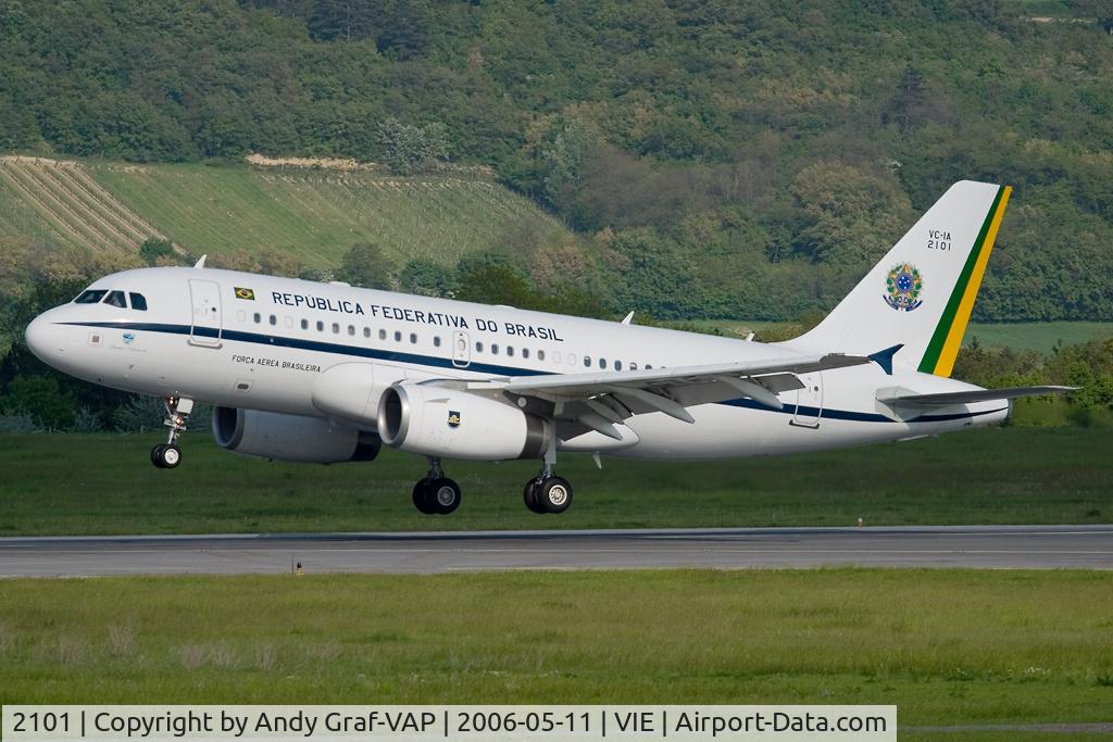 2101, 2004 Airbus VC-1A (A319-133/CJ) C/N 2263, Final RWY34.