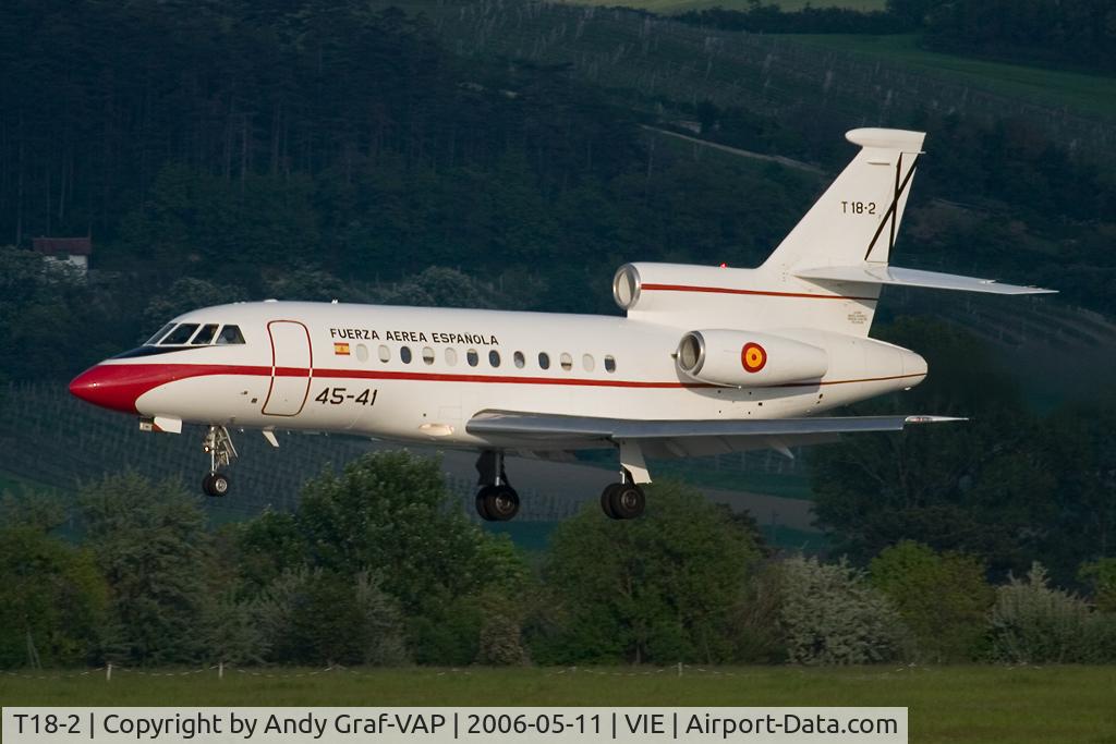 T18-2, 1990 Dassault Falcon 900 C/N 90, Final RWY34.