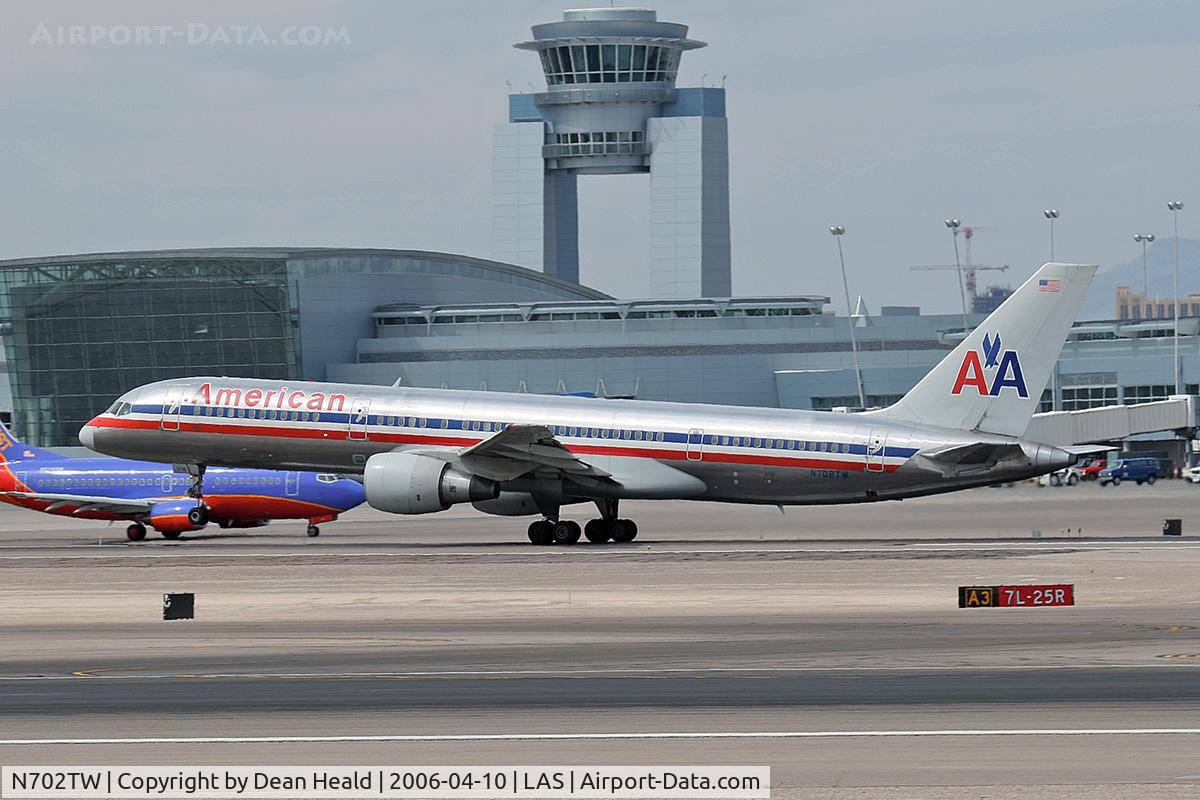 N702TW, 1996 Boeing 757-2Q8 C/N 28162, American Airlines N702TW (FLT AAL1538) departing RWY 25R en route to Dallas/Fort Worth Int'l (KDFW).