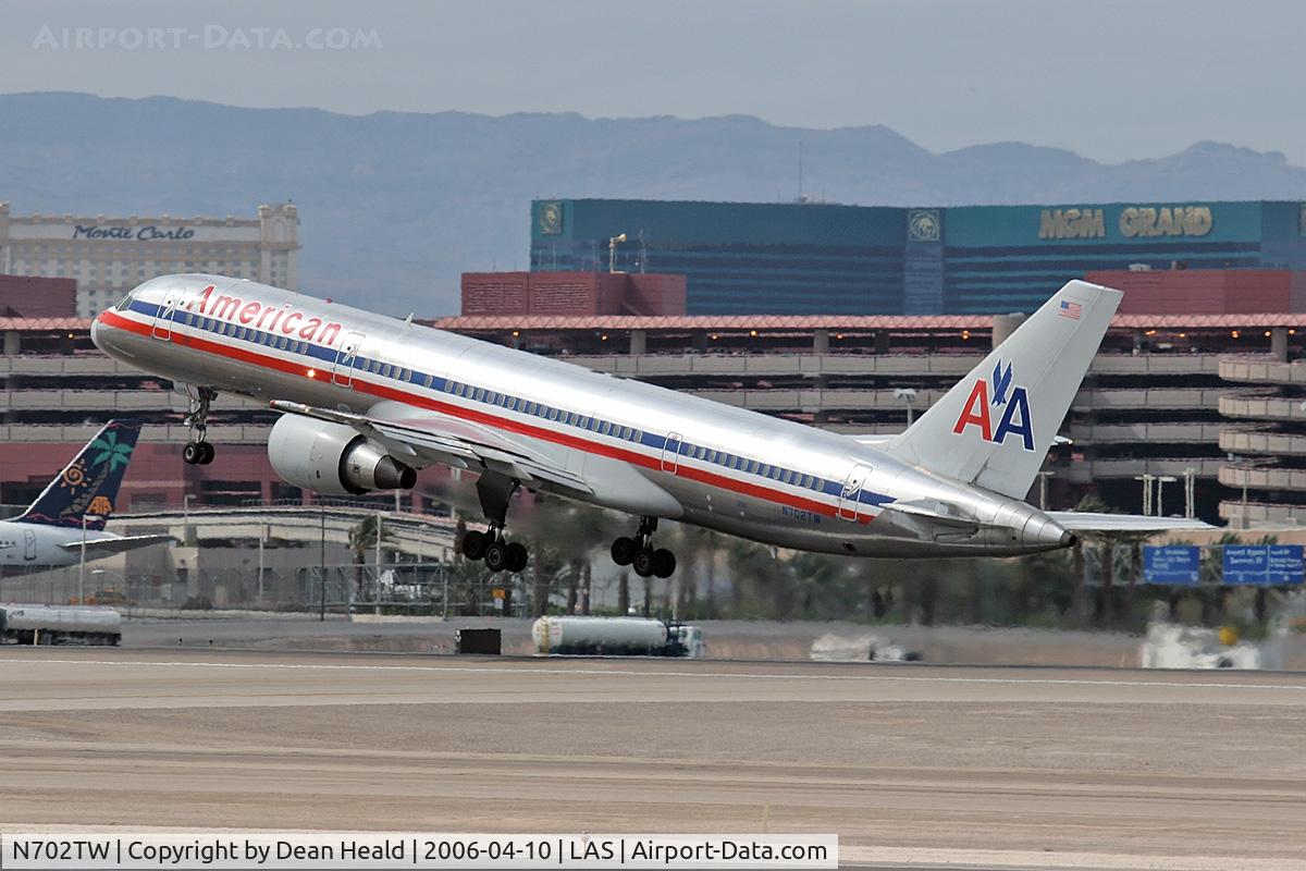 N702TW, 1996 Boeing 757-2Q8 C/N 28162, American Airlines N702TW (FLT AAL1538) departing RWY 25R en route to Dallas/Fort Worth Int'l (KDFW).