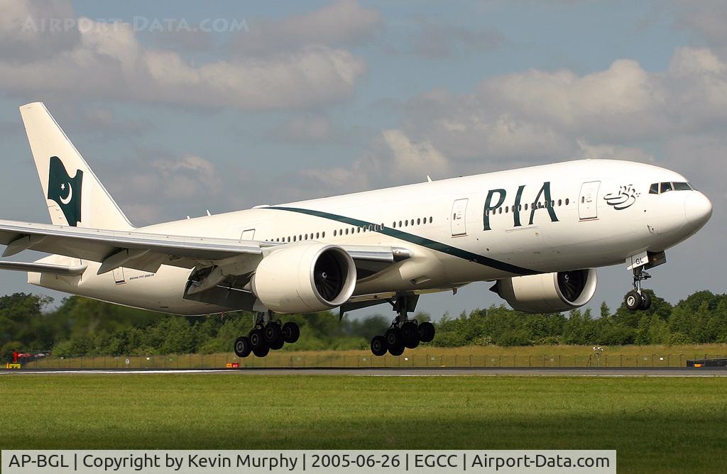 AP-BGL, 2004 Boeing 777-240/ER C/N 33777, Landing on 06R.