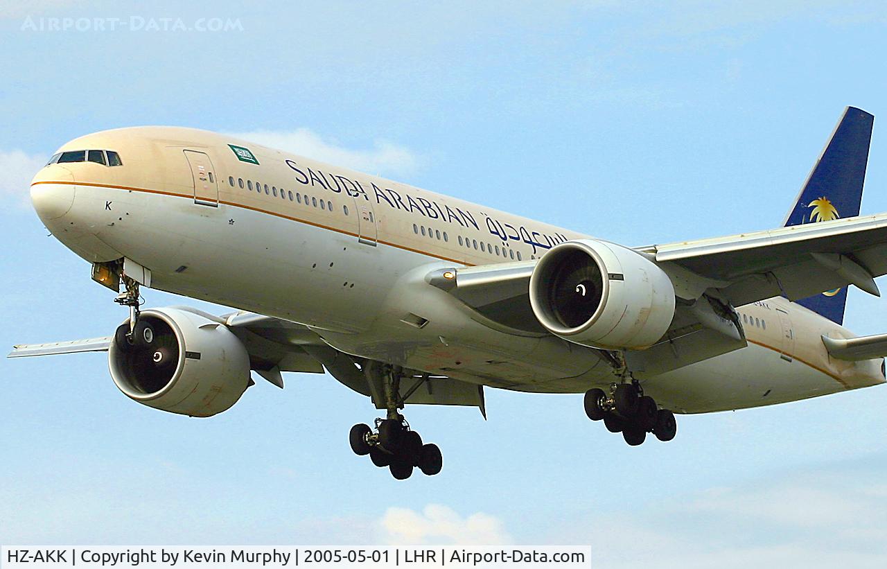 HZ-AKK, 1998 Boeing 777-268/ER C/N 28354, Saudi 777 coming into Heathrow on 27R.