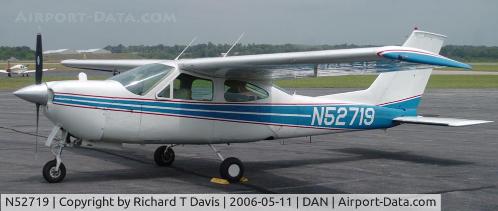 N52719, 1977 Cessna 177RG Cardinal C/N 177RG1257, 1977 Cessna 177RG in Danville Va. for fuel and lunch.
