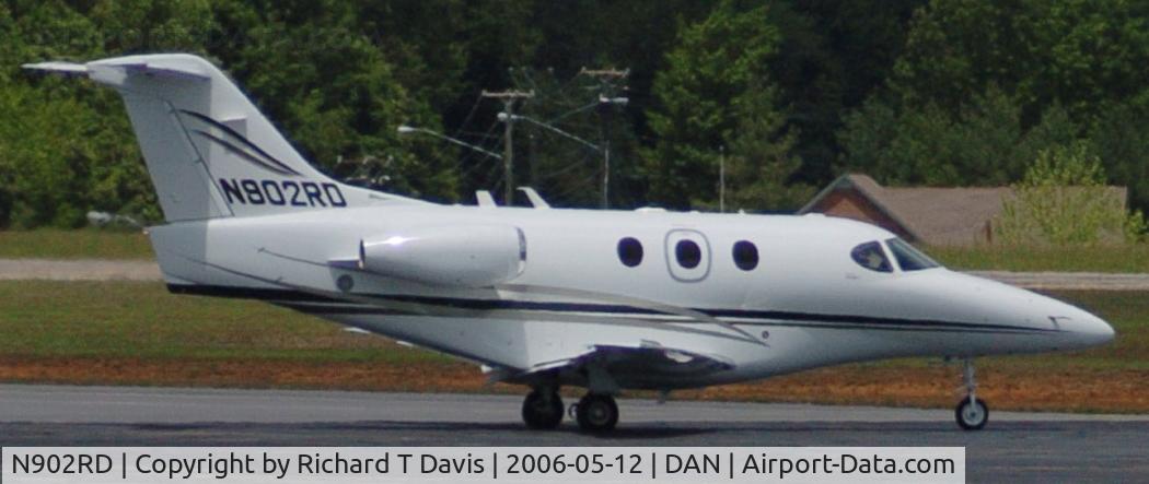 N902RD, 2001 Raytheon 390 Premier 1 C/N RB-74, 2001 Raytheon 390 taxis out for takeoff  from  Danville Va.