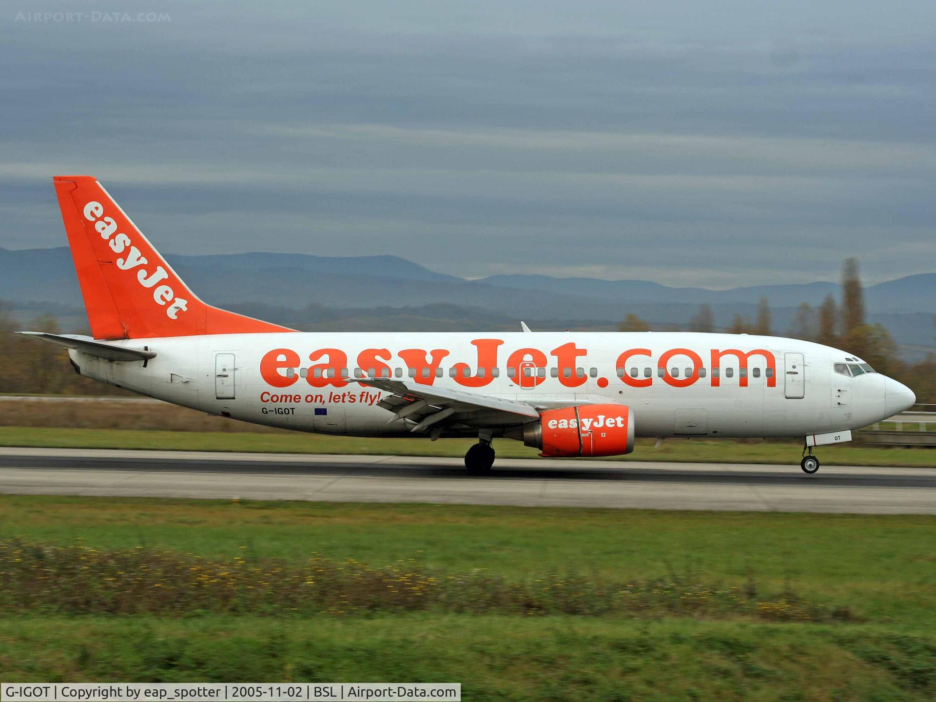 G-IGOT, 1990 Boeing 737-3L9 C/N 24571, Landing on Runway 16