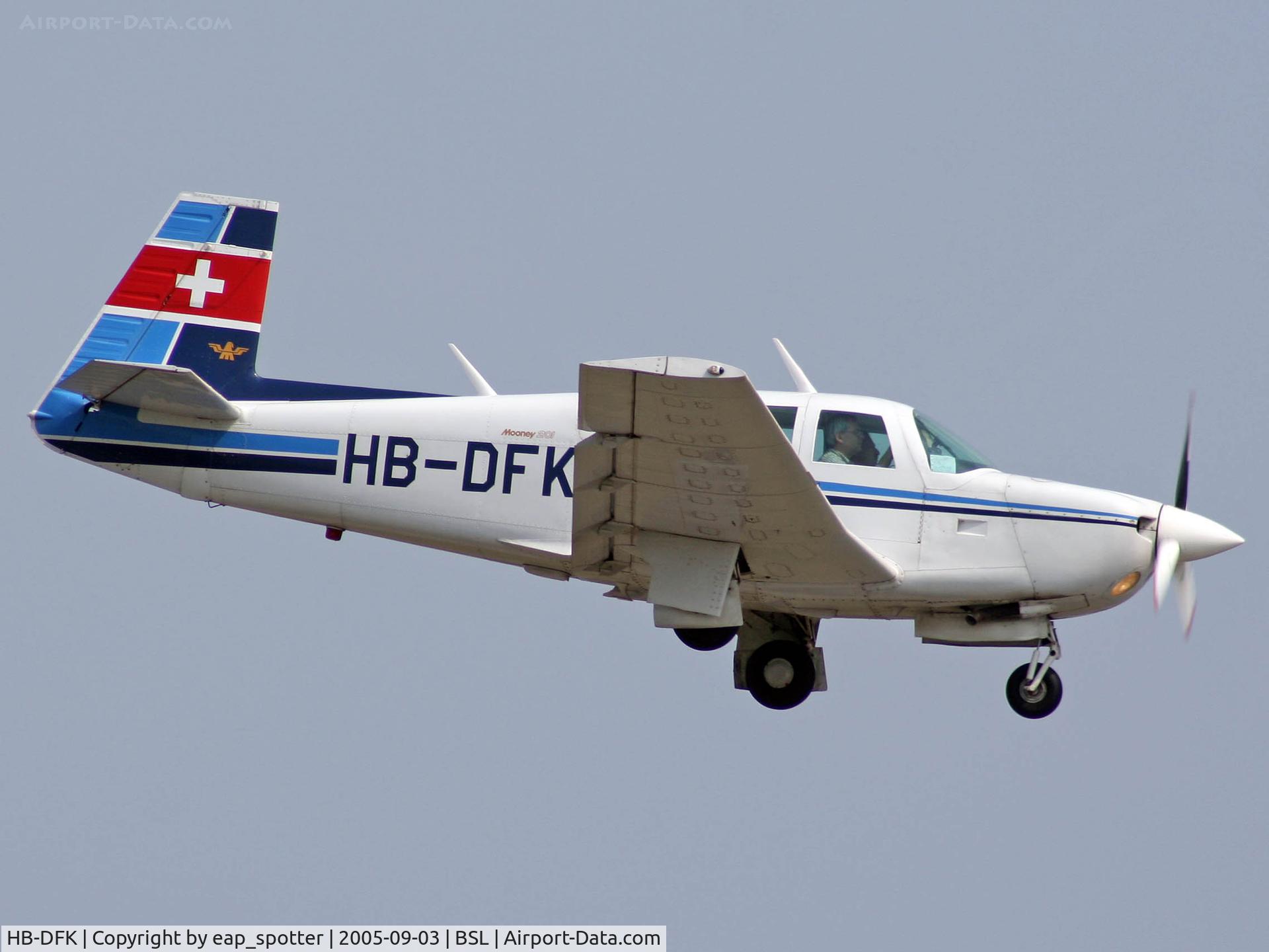 HB-DFK, 1979 Mooney M20J 201 C/N 24-0796, Landing on runway 16