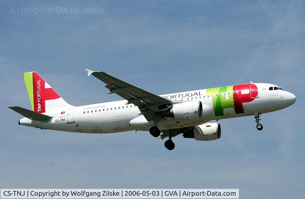 CS-TNJ, 2000 Airbus A320-214 C/N 1181, visitor