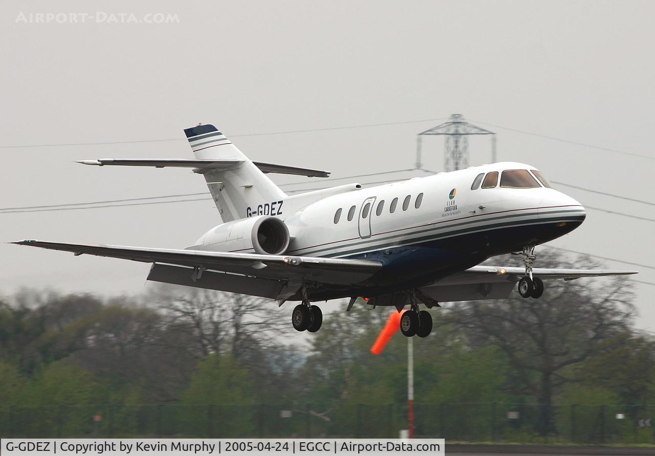 G-GDEZ, 1992 British Aerospace BAe.125-1000B C/N 259026, Drifting into 06R.