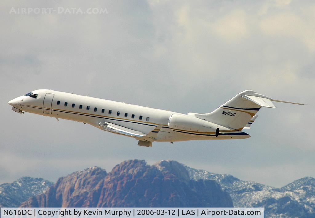 N616DC, 2001 Bombardier BD-700-1A10 Global Express C/N 9025, Zooming out over the mountains in Las Vegas.