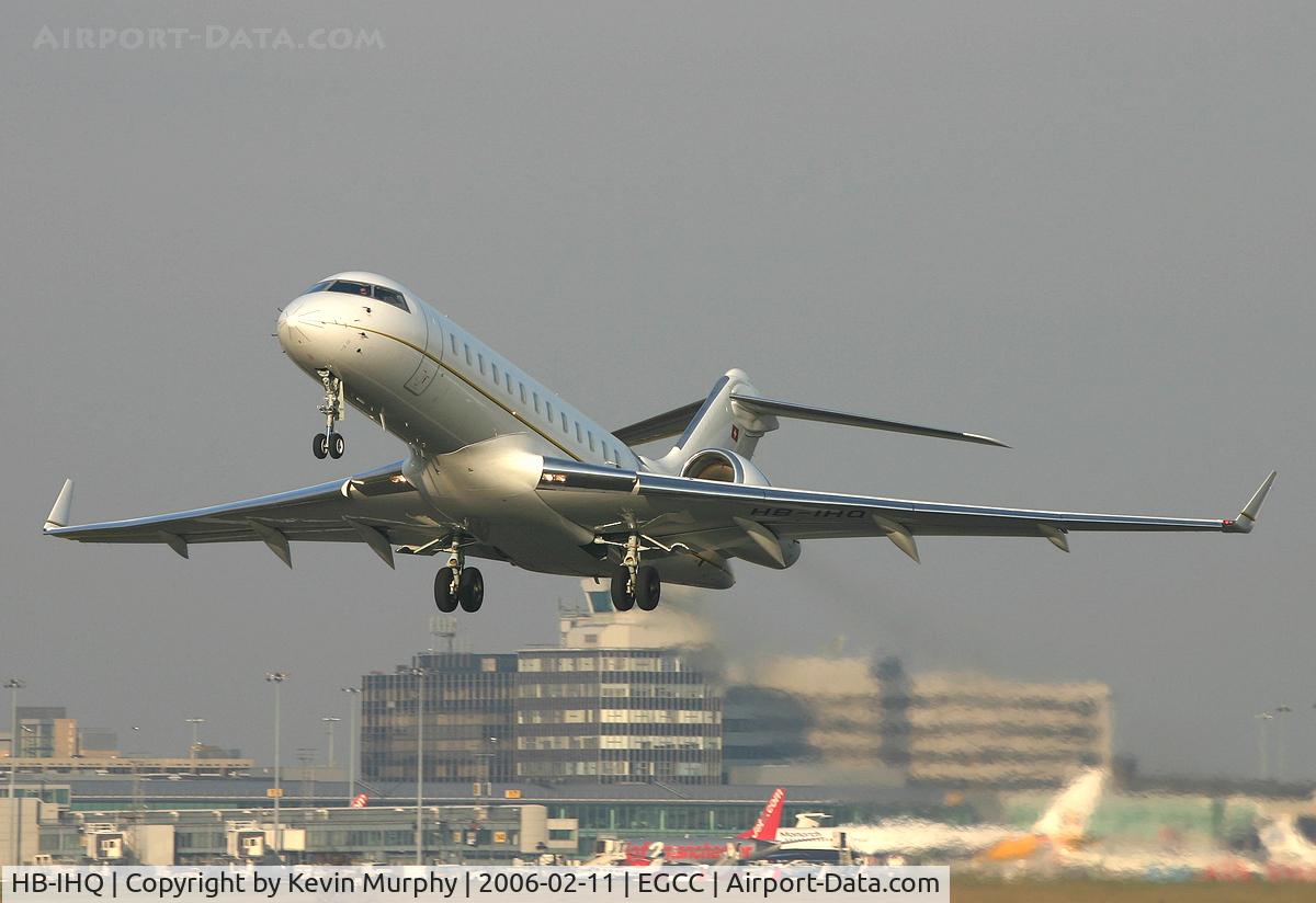 HB-IHQ, 1998 Bombardier BD-700-1A10 Global Express C/N 9011, Someone's travelling in style.