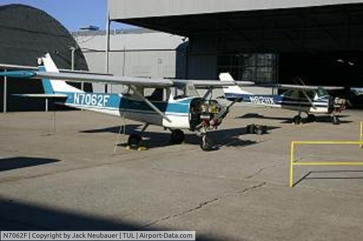 N7062F, 1998 Robinson R22 BETA, c/n 2894, Cessna 150F - Performing Runup After 100 HR Inspection