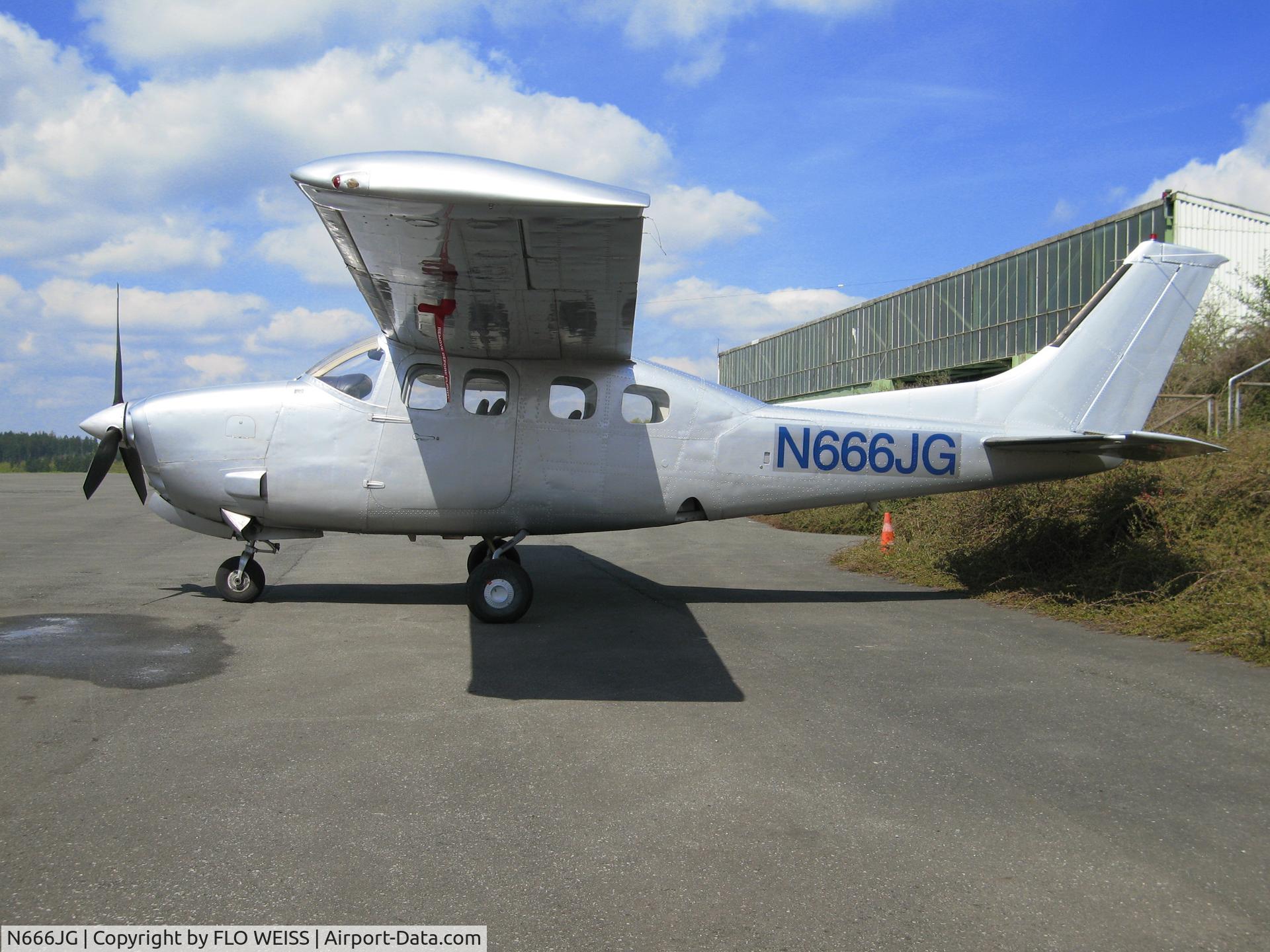 N666JG, 1981 Cessna P210N Pressurised Centurion C/N P21000657, HÖXTER