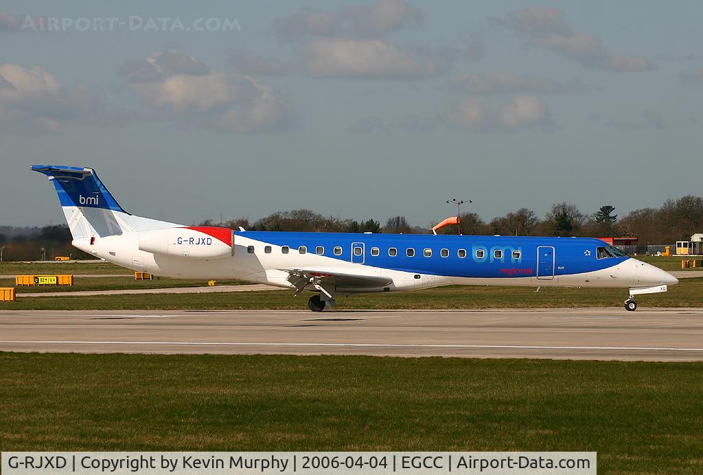 G-RJXD, 2000 Embraer EMB-145EP (ERJ-145EP) C/N 145207, Just landed on 06R.