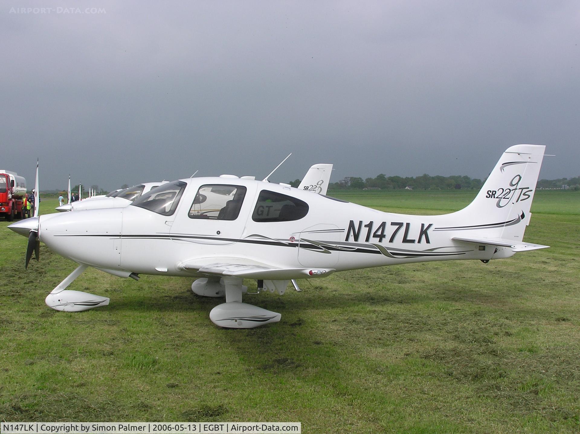 N147LK, 2005 Cirrus SR22 GTS C/N 1687, Cirrus visiting Turweston