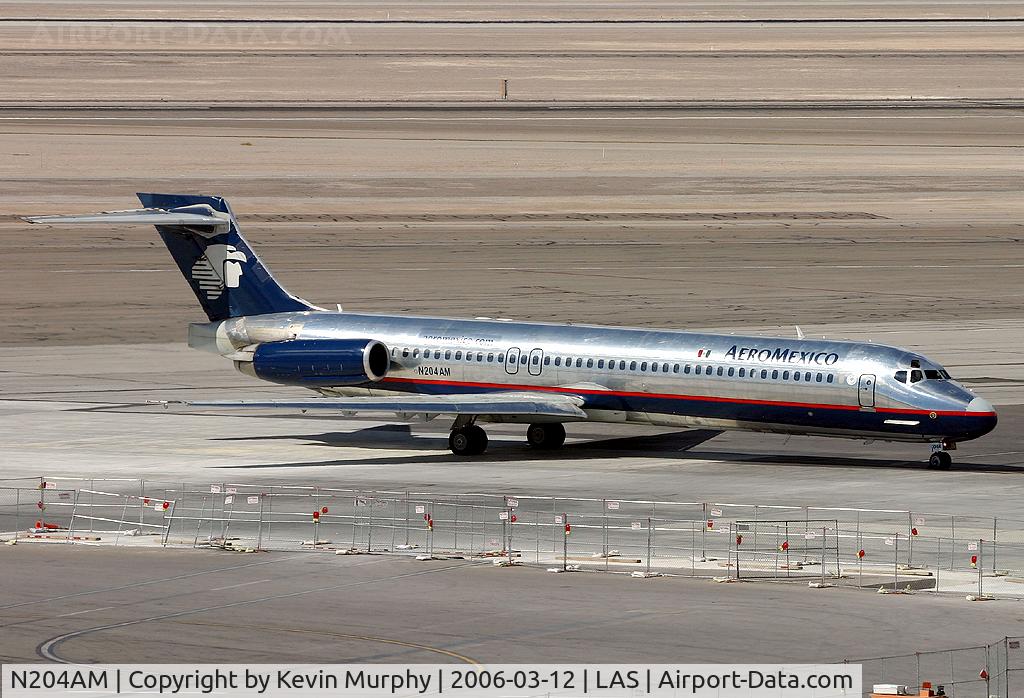 N204AM, 1987 McDonnell Douglas DC-9-87 C/N 49404, Approaching the ramp at Las Vegas.
