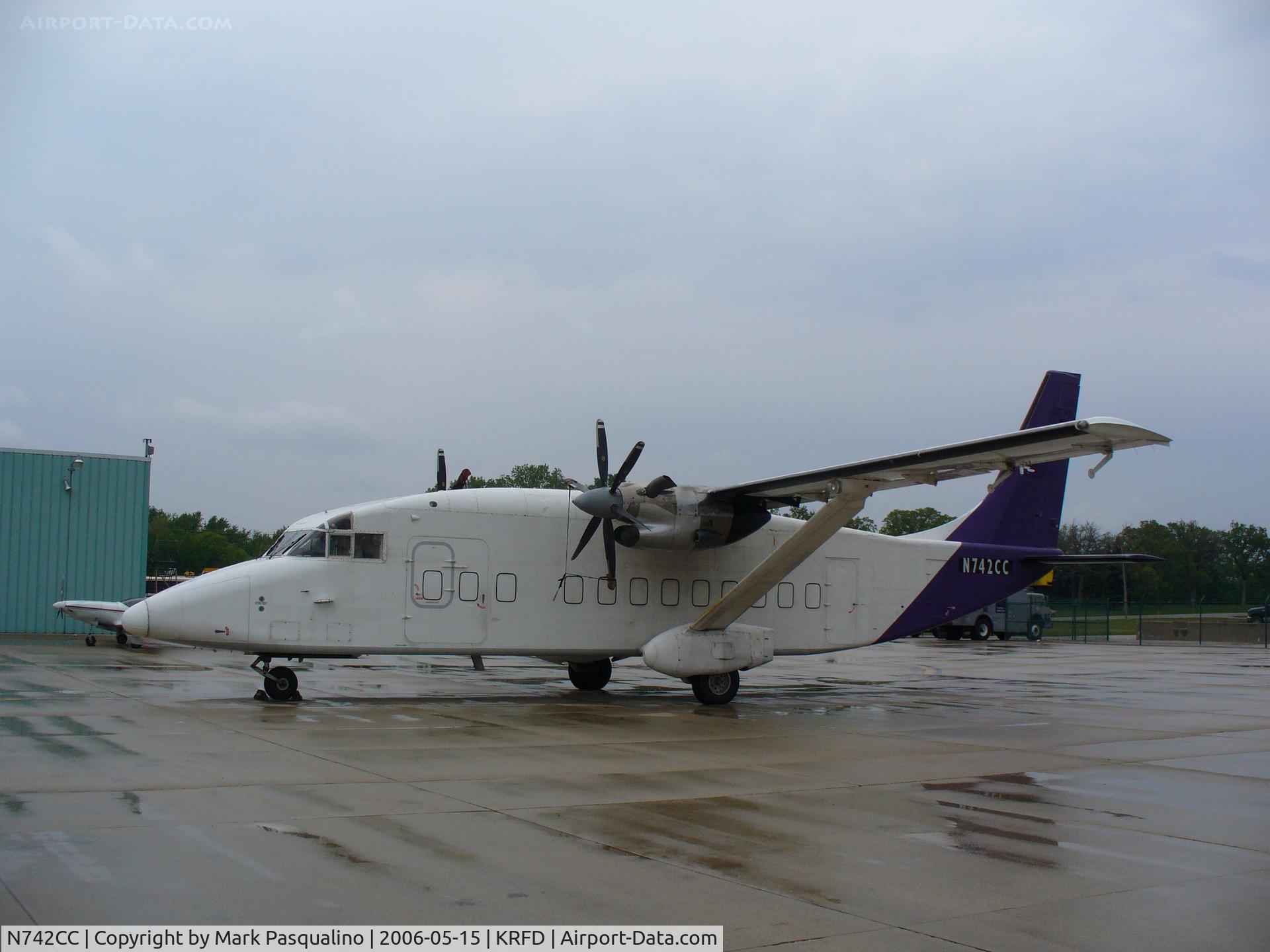 N742CC, 1988 Short SD3-60-300 C/N SH.3742, SD3-60