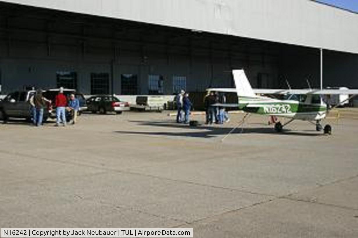 N16242, Cessna 150L C/N 15073566, Cessna 150L