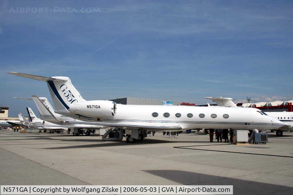N571GA, 2009 Gulfstream Aerospace GIV-X (G450) C/N 4171, EBACE 2006