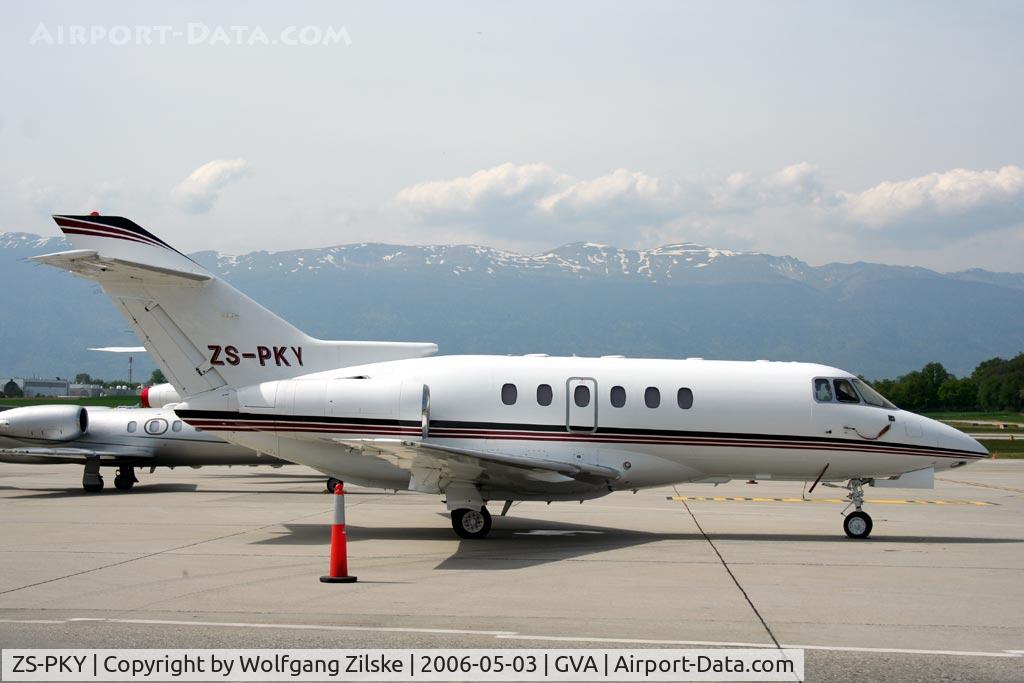 ZS-PKY, 1999 Raytheon Hawker 800XP C/N 258429, visitor