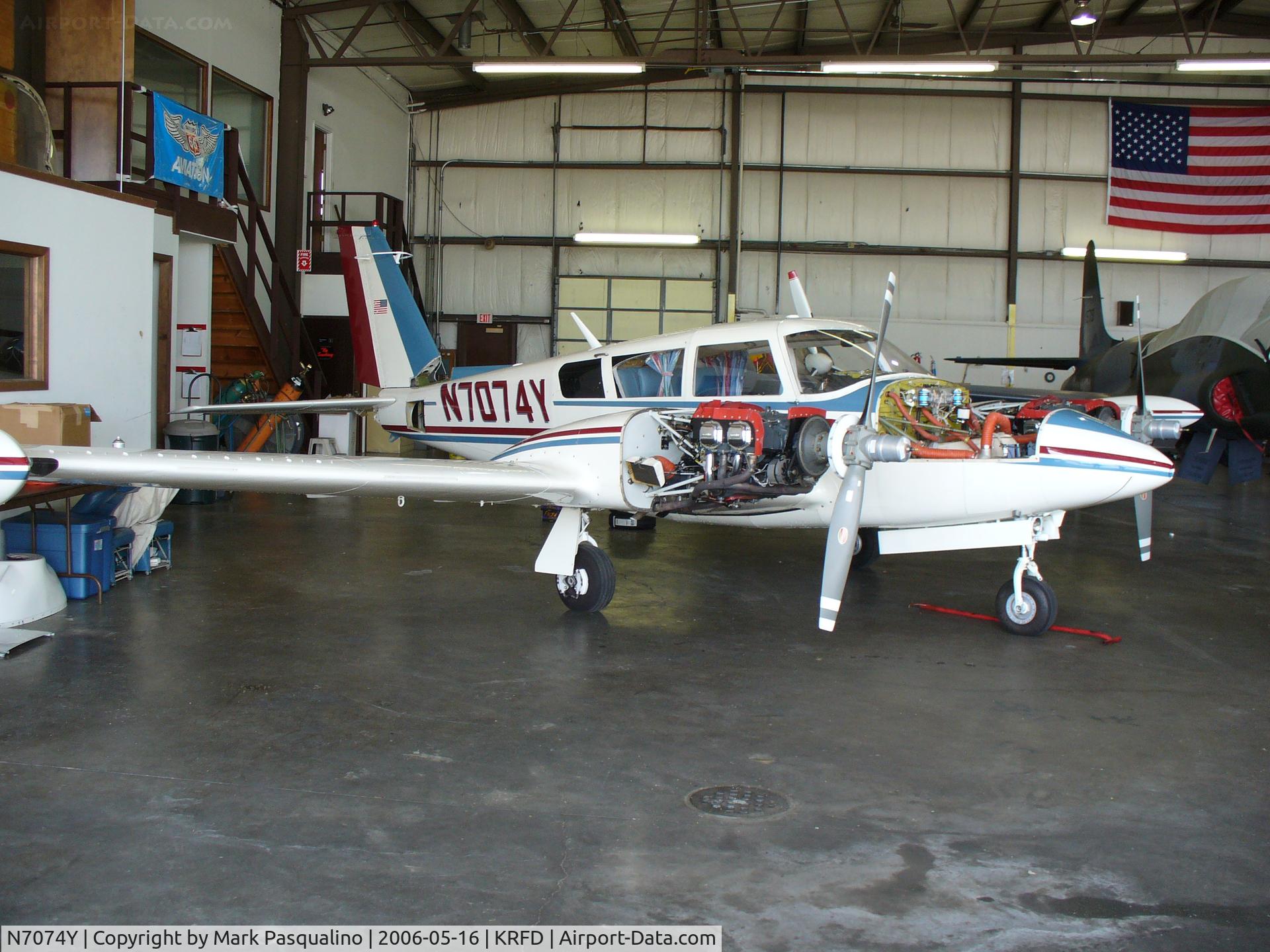 N7074Y, 1963 Piper PA-30 Twin Comanche C/N 30-87, PA-30